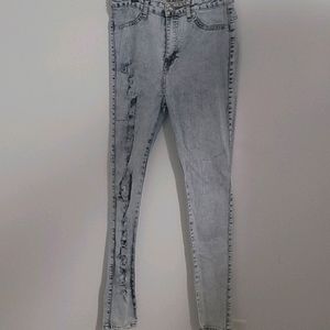 Ripped Acid wash jeans
